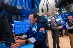 Trump’s Iran strike comments shake markets, Brent crude hits two-week high